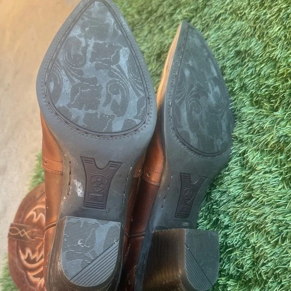 ARIAT WOMEN'S HERITAGE WESTERN BOOTS - SNIP TOE  Size 11B - Picture 6 of 6